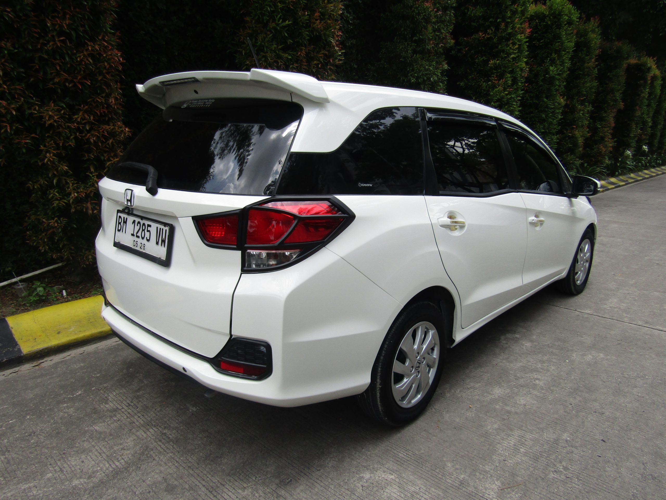 Mobilio E MT 2017 DP 5 Juta