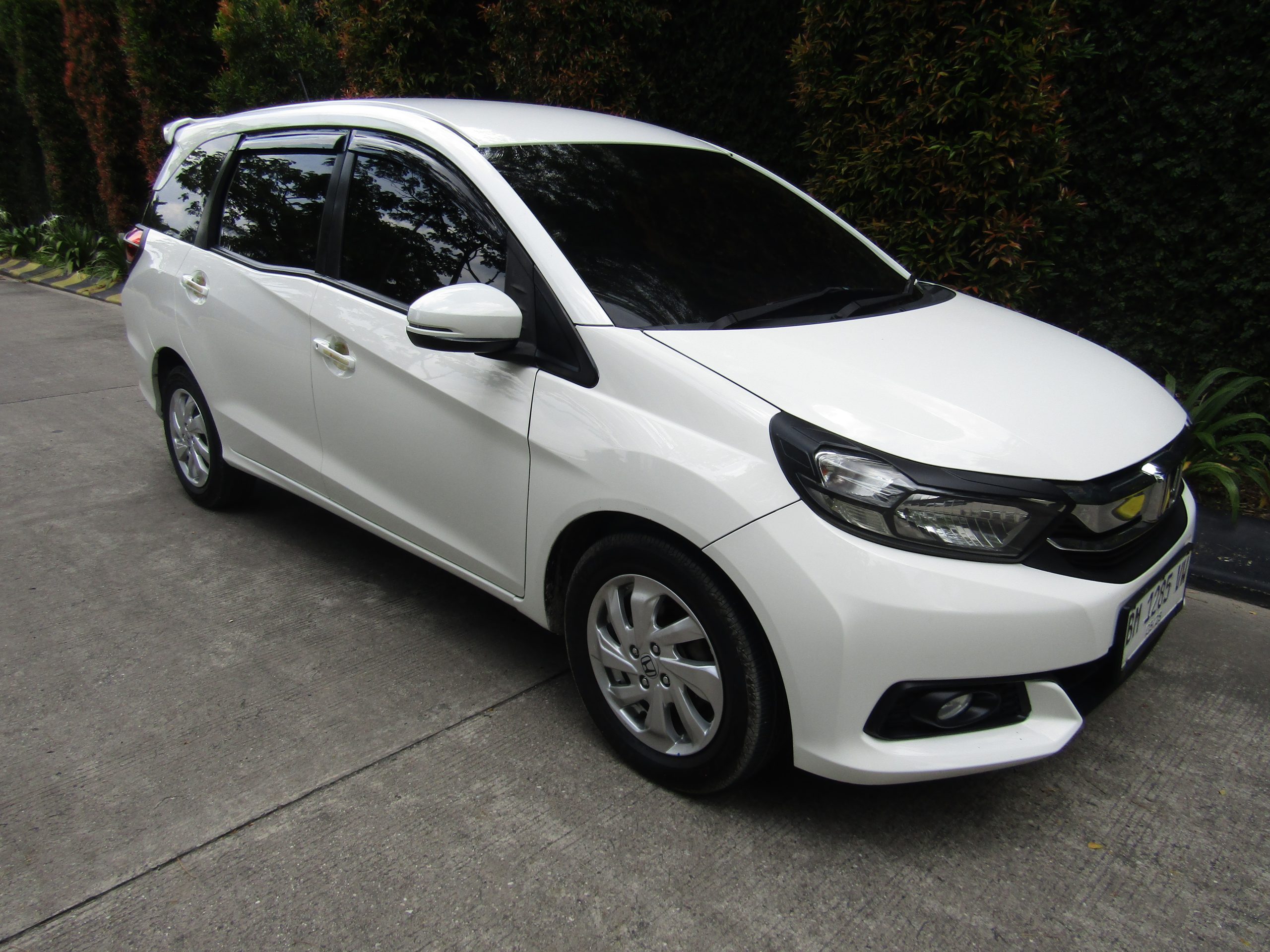 Mobilio E MT 2017 DP 5 Juta