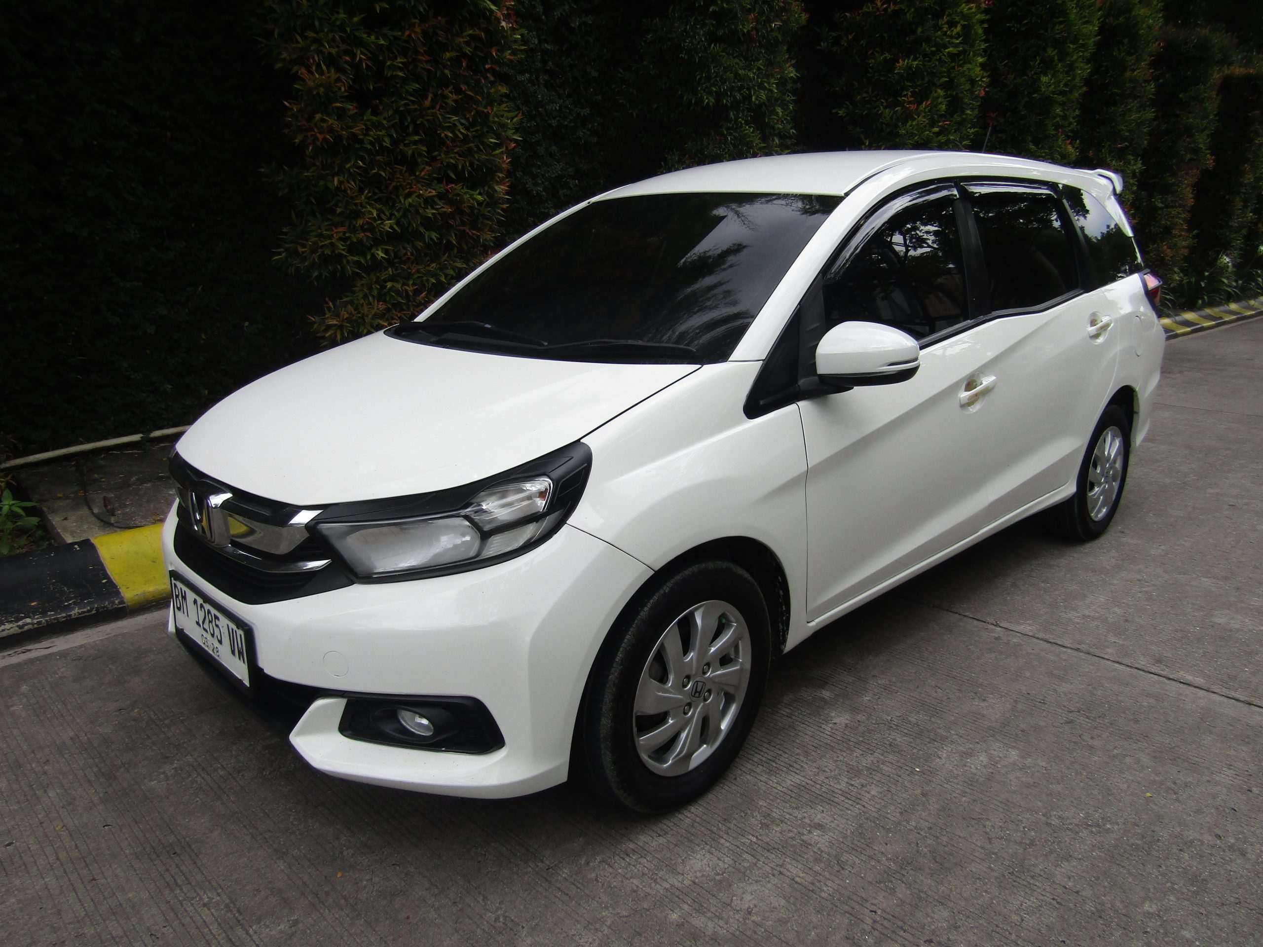 Mobilio E MT 2017 DP 5 Juta