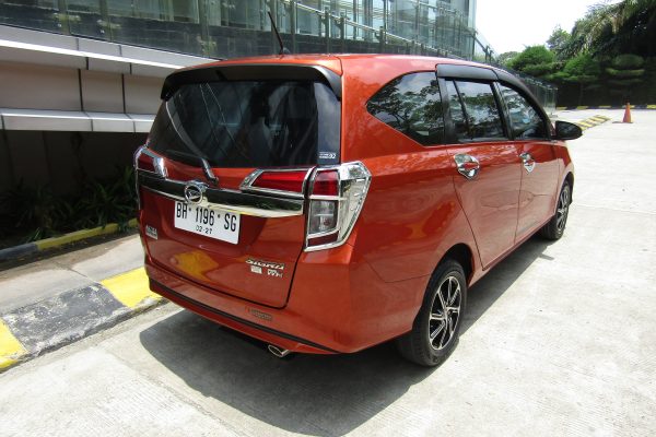 Sigra R MT 2022 DP 5 Juta