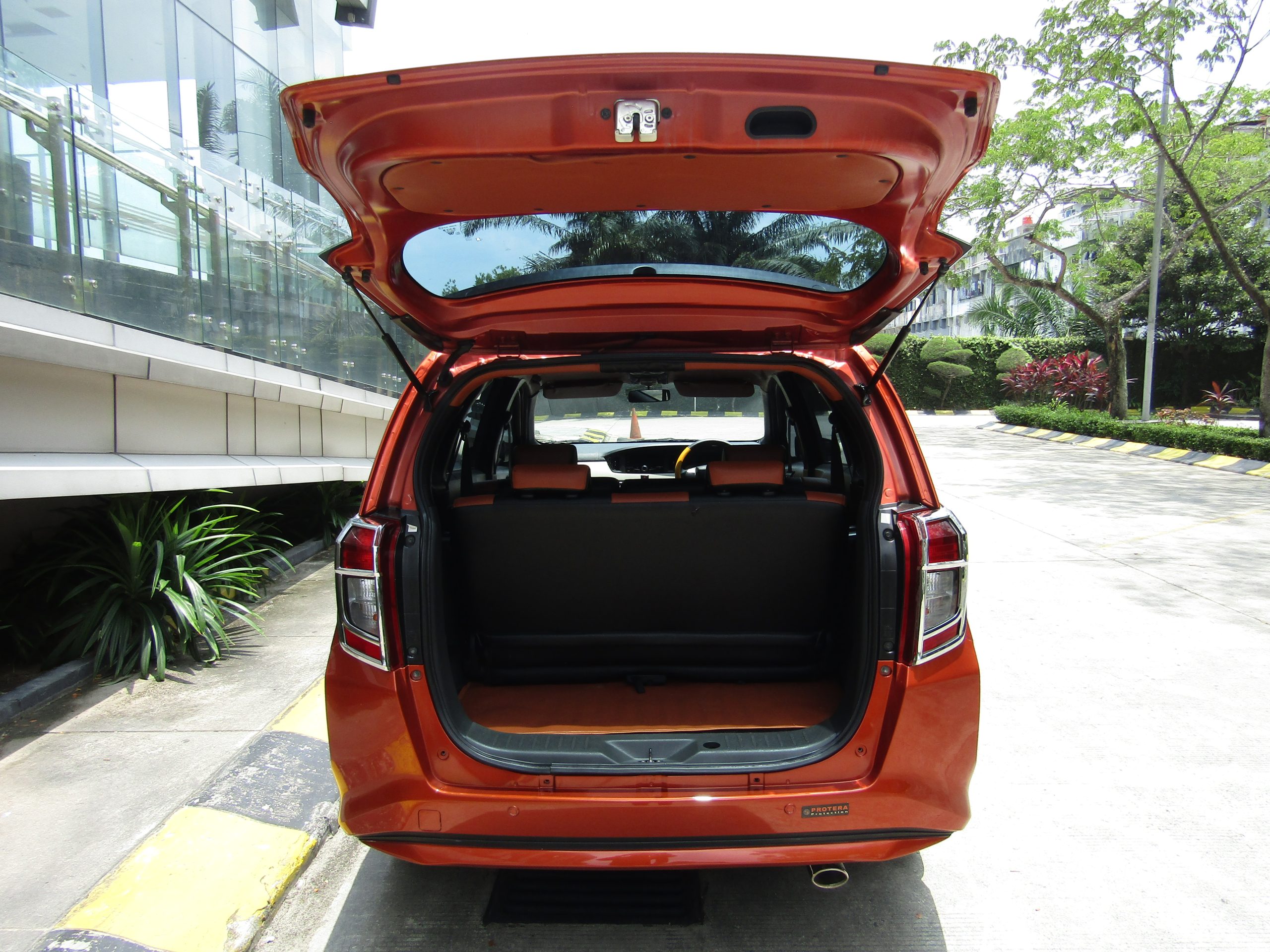 Sigra R MT 2022 DP 5 Juta