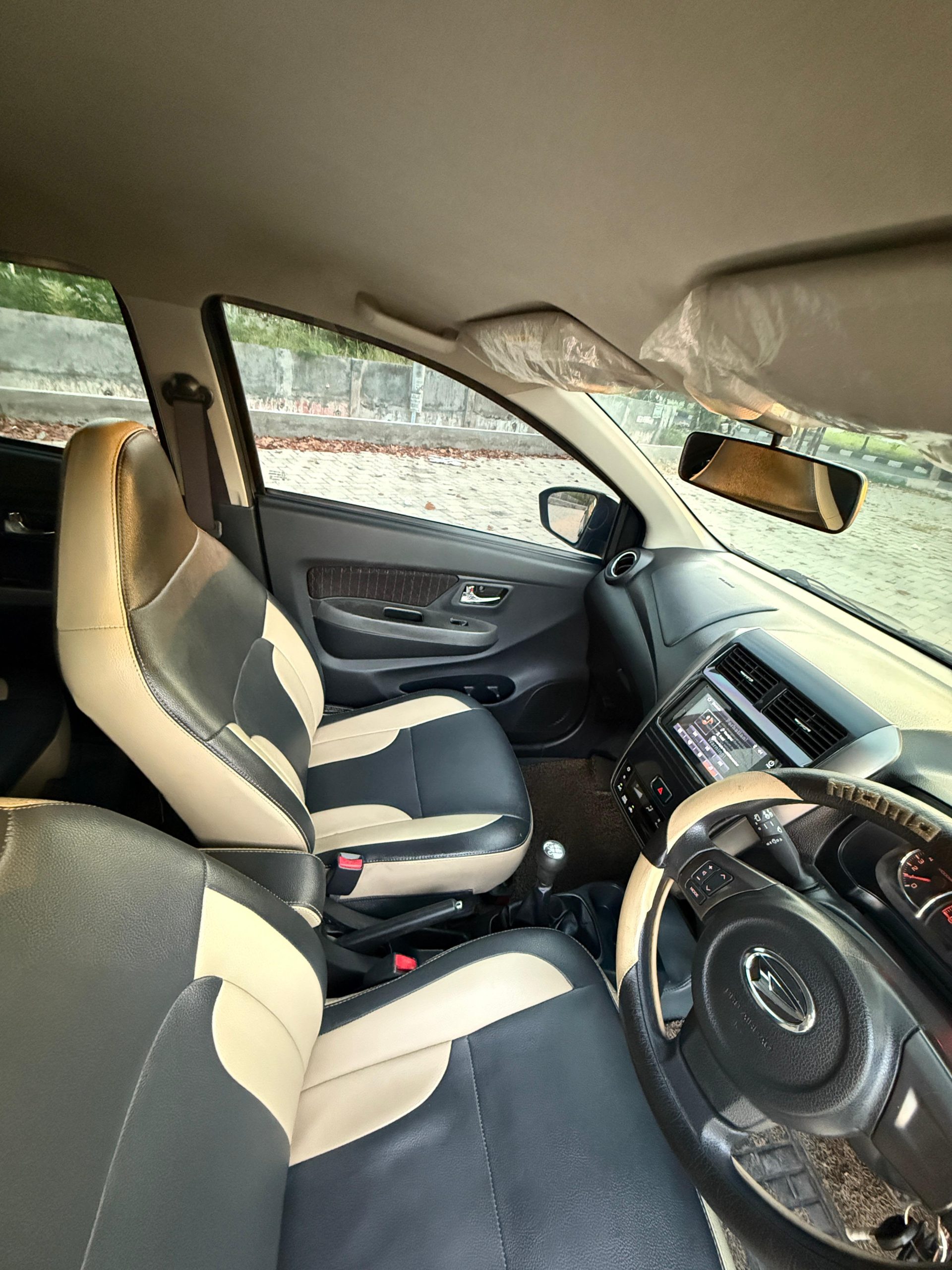 Ayla R MT 2022 DP 3 Juta, Mobil Murah Pekanbaru